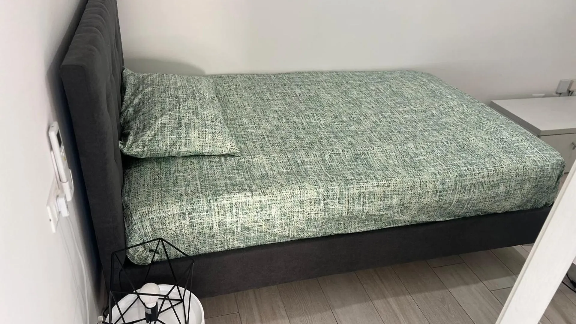 Elegant & Spacious 2Br 2Ba Unit With Private Patio Rome Apartment