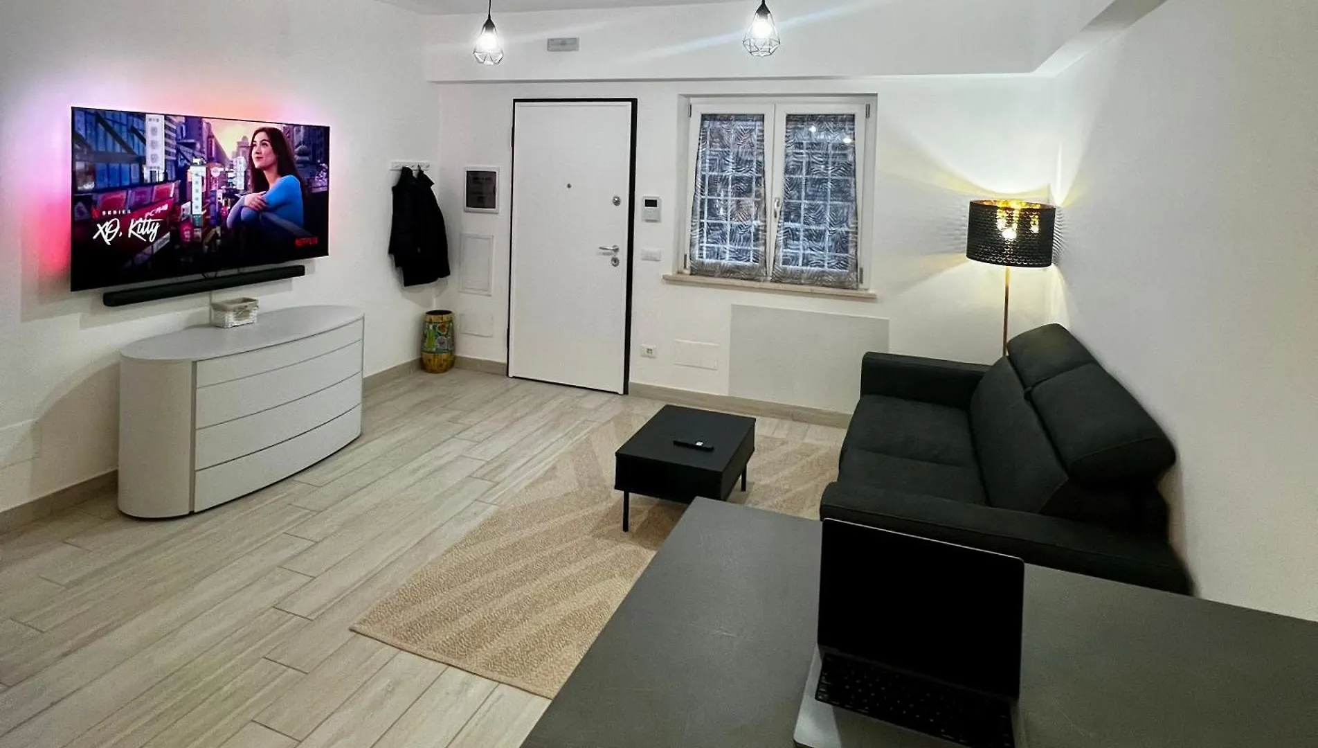 Elegant & Spacious 2Br 2Ba Unit With Private Patio ローマ