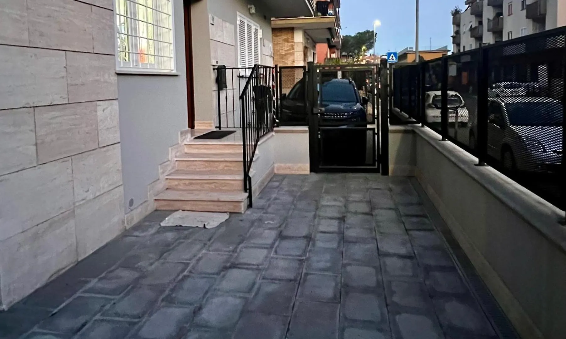 Elegant & Spacious 2Br 2Ba Unit With Private Patio ローマ イタリア