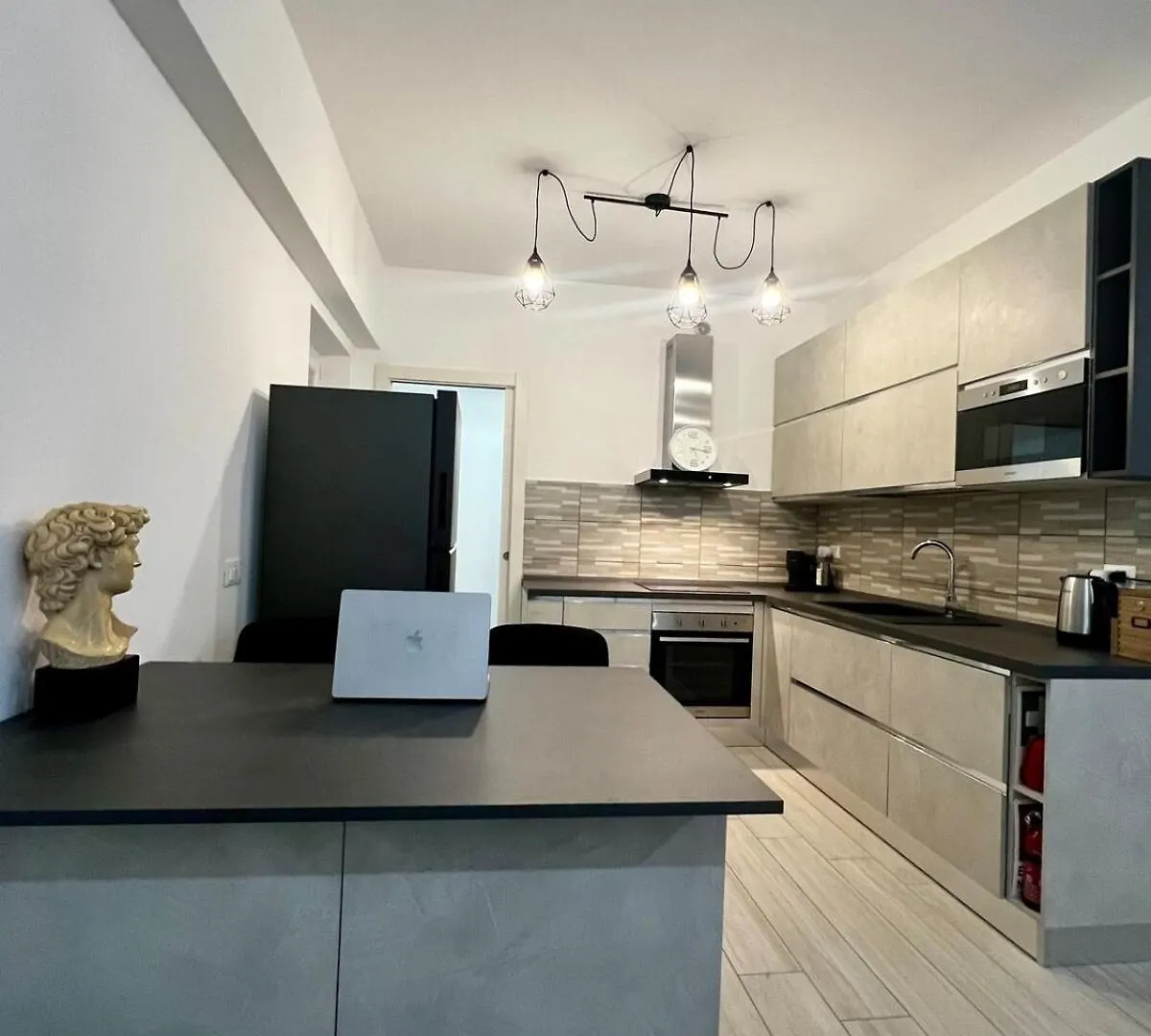 アパート Elegant & Spacious 2Br 2Ba Unit With Private Patio ローマ