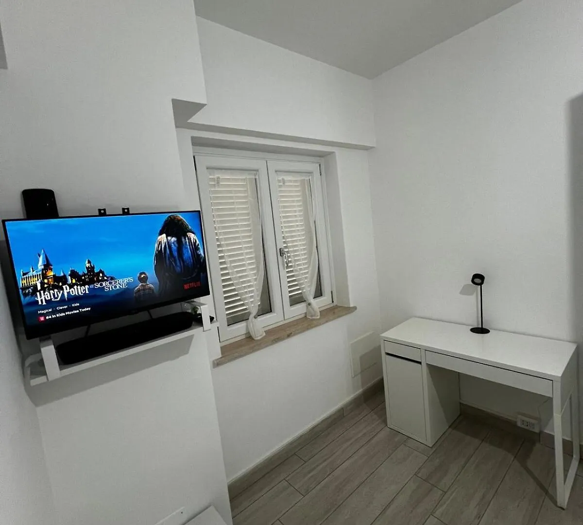 Elegant & Spacious 2Br 2Ba Unit With Private Patio Rome Italy