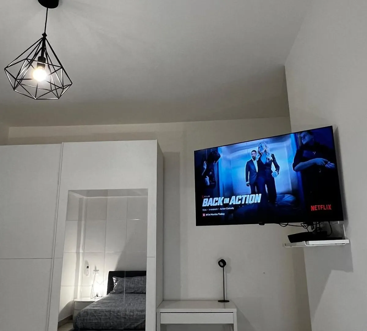 Elegant & Spacious 2Br 2Ba Unit With Private Patio ローマ 0*,  イタリア